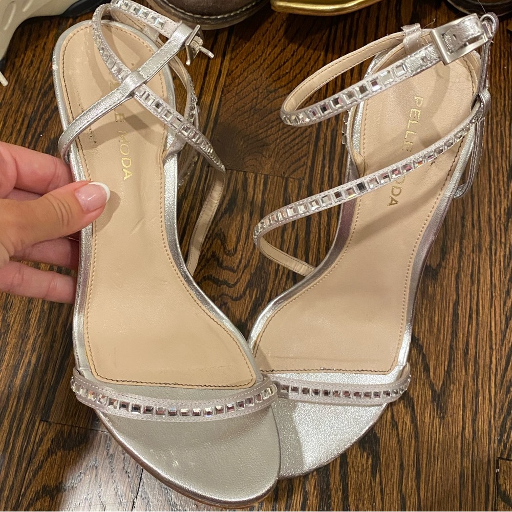 Pelle Moda strappy heels